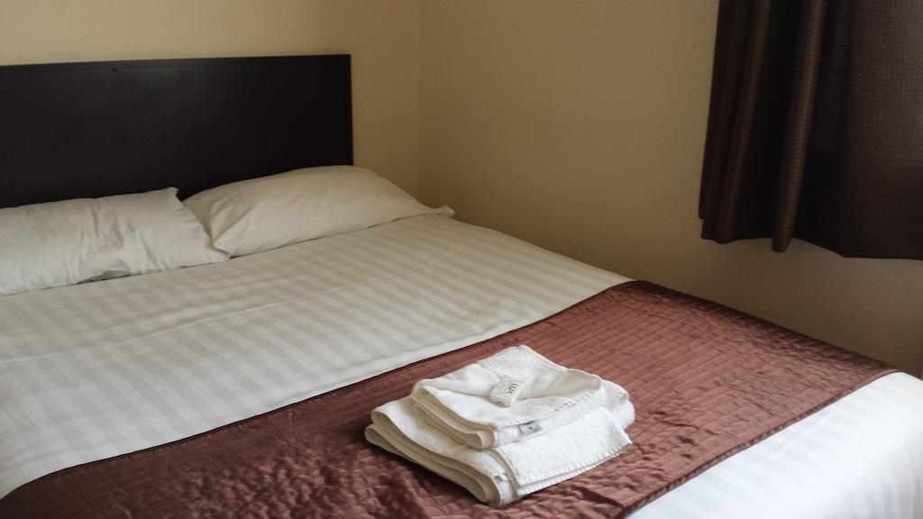 Mount Guest House เดนตัน ภายนอก รูปภาพ
