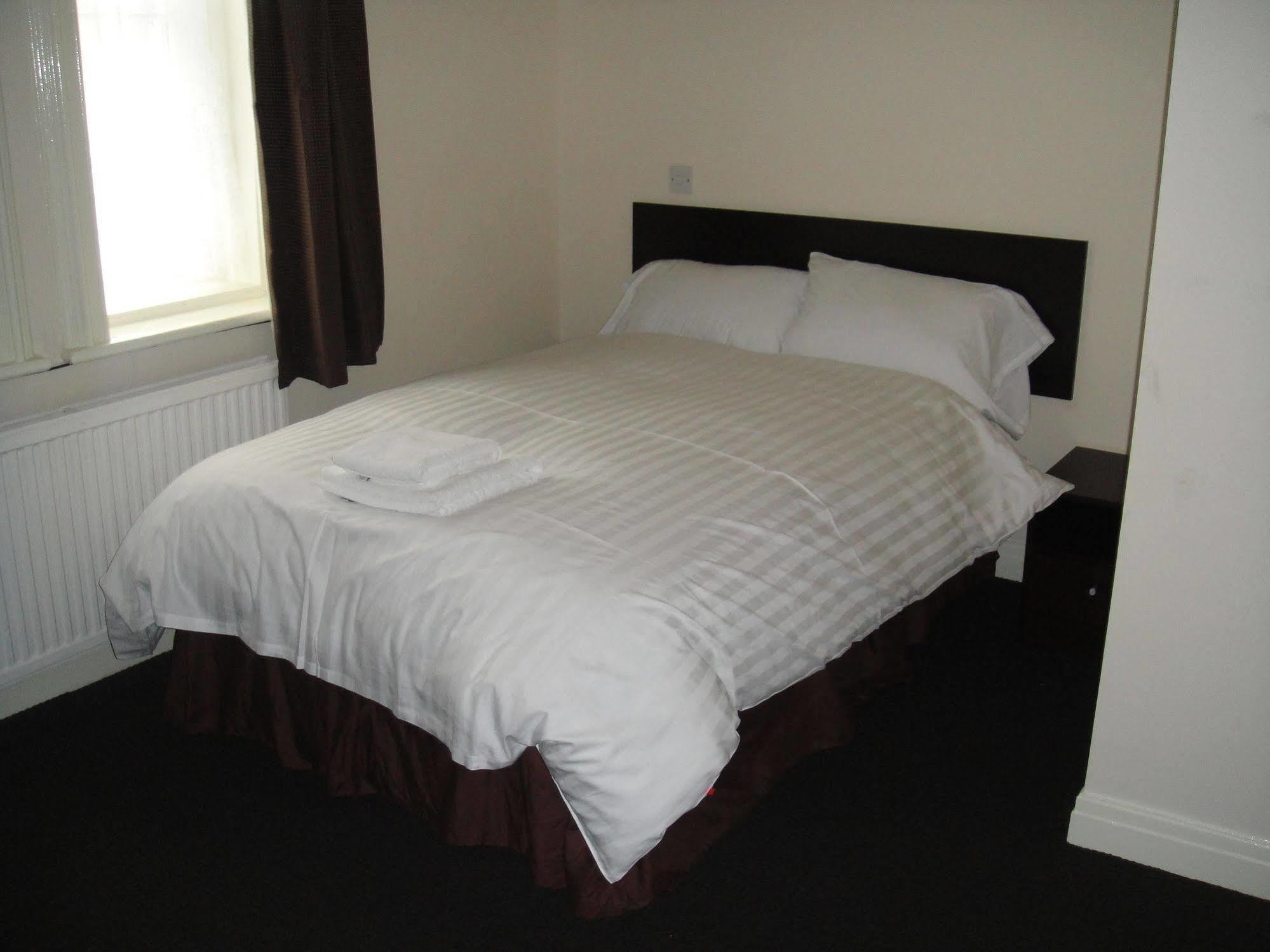 Mount Guest House เดนตัน ภายนอก รูปภาพ
